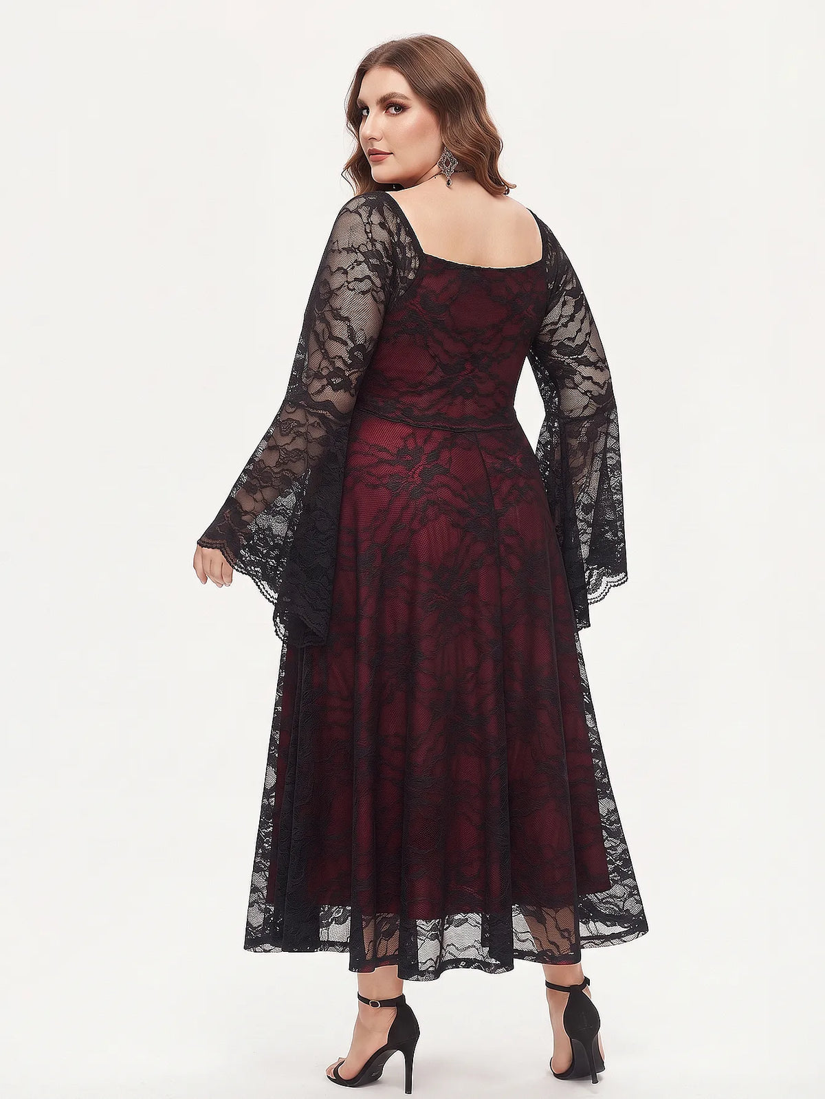 Maxikleid aus Spitze mit V-Ausschnitt und Trompetenärmeln, Rückansicht