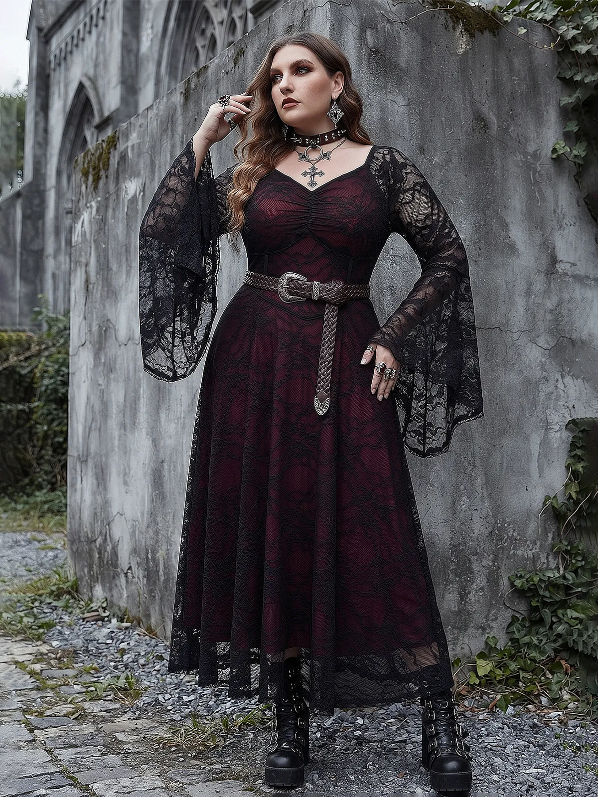Maxikleid aus Spitze mit V-Ausschnitt und Trompetenärmeln, Gothic-Styling im Freien